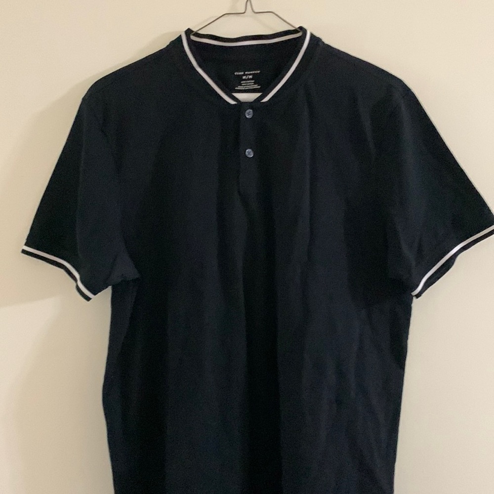 Club Monaco T-Shirt Size Medium